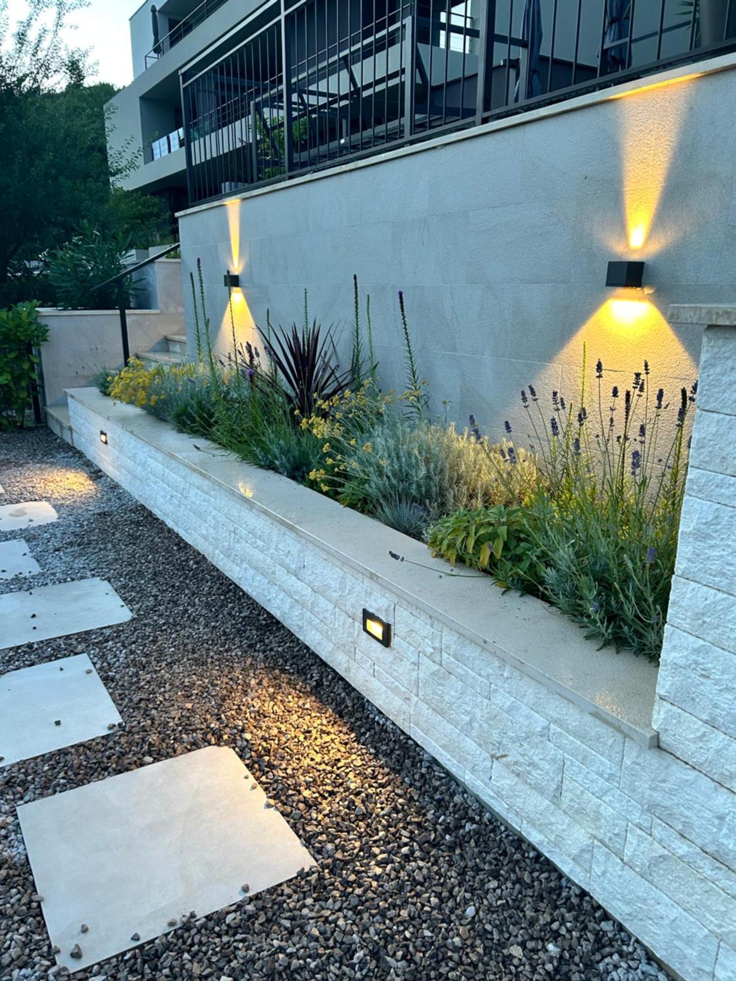 V Residence Apartments ラバック エクステリア 写真